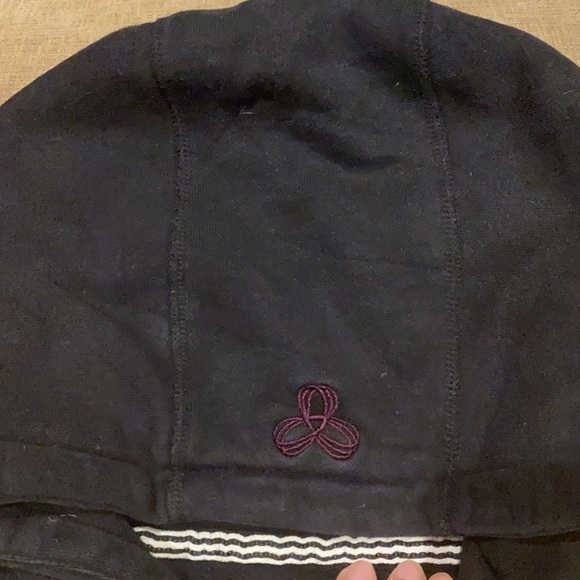 Aritzia TNA sweater - Picture 5 of 15